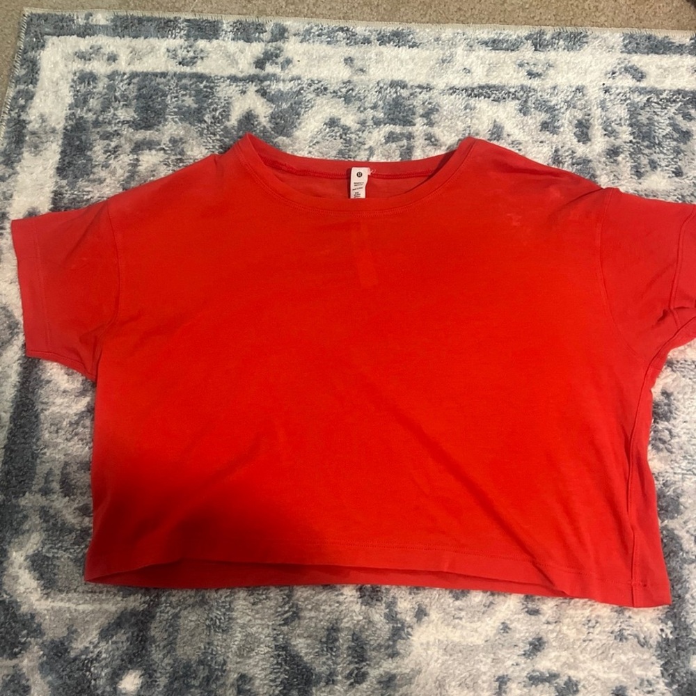 Lululemon Cates Cropped Tee. Slight discoloring shown in picture